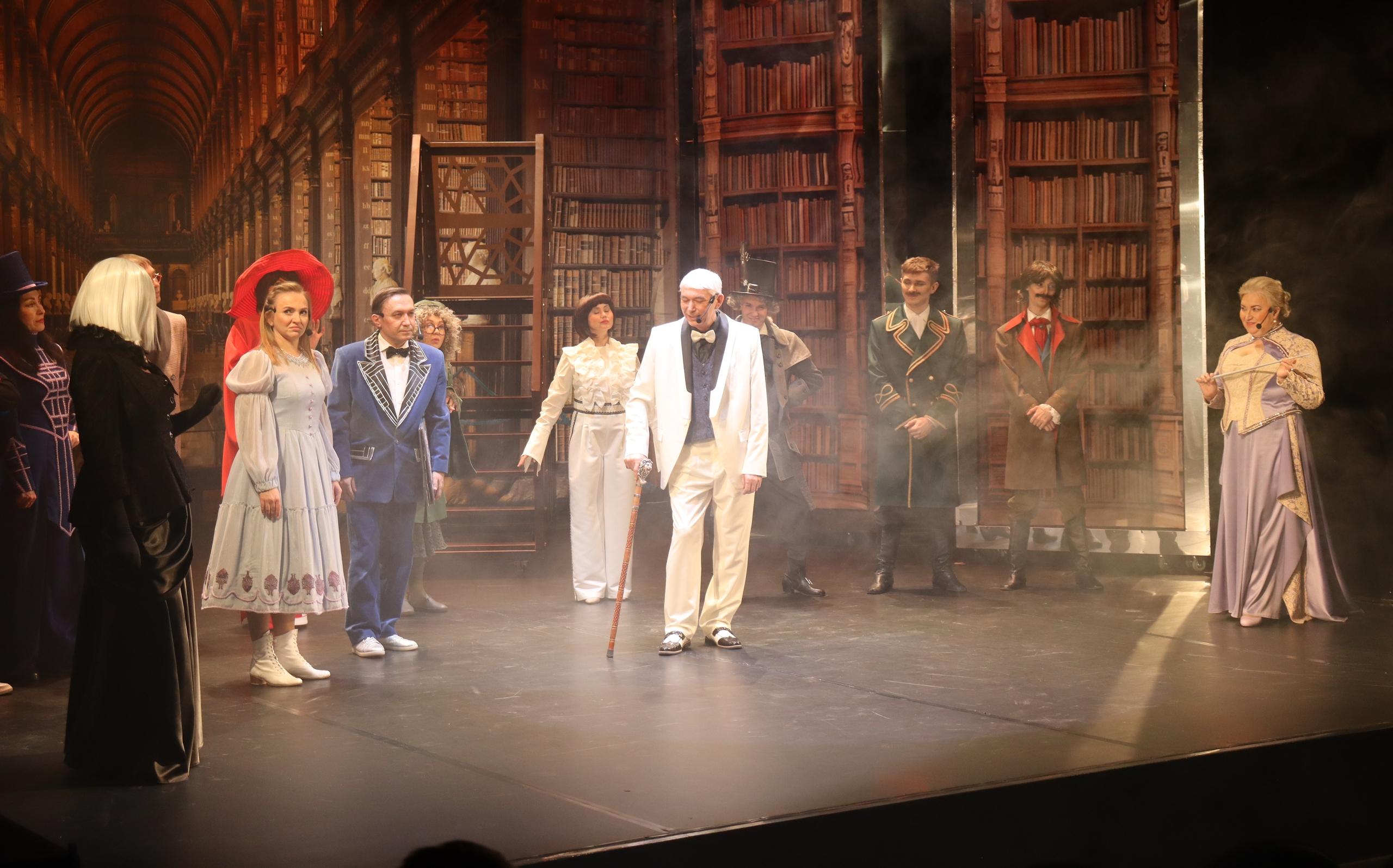 В ТЮЗе для детей героев СВО провели Новогоднюю ёлку главы Марий Эл