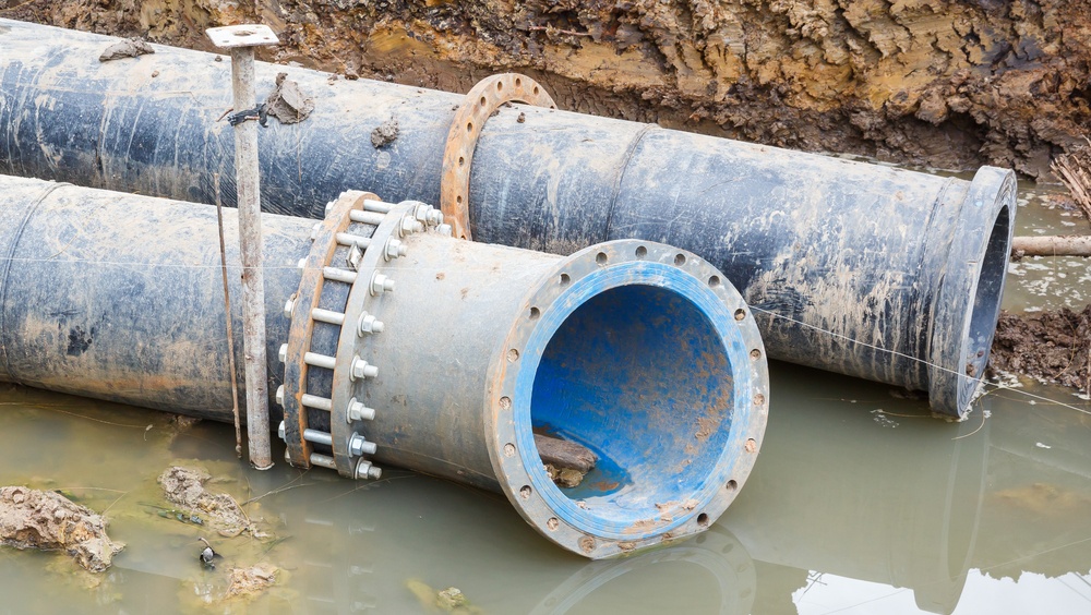 В Йошкар-Оле на бульваре Ураева опять прорвало водопровод