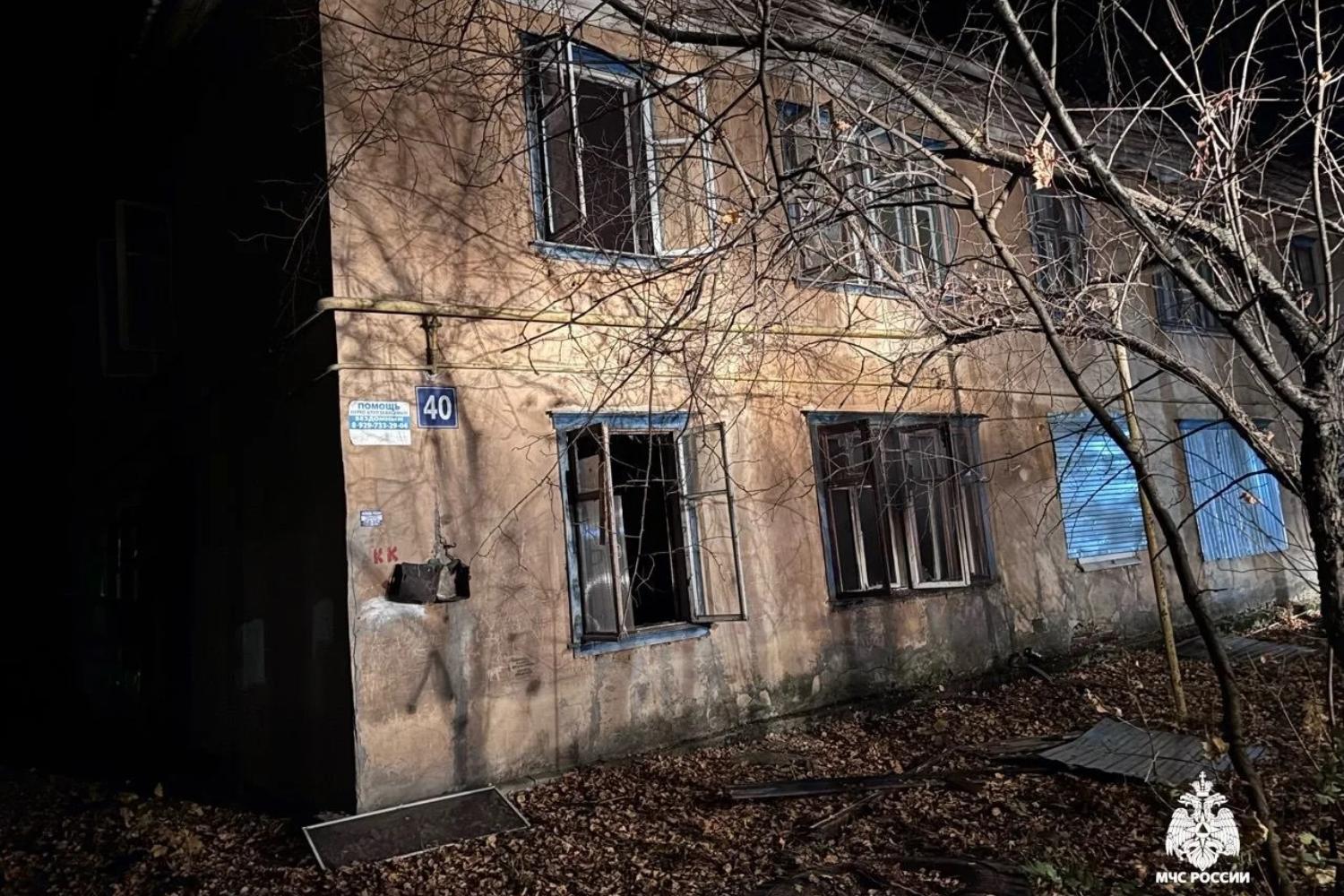 В Йошкар-Оле на улице Свердлова горел расселённый барак