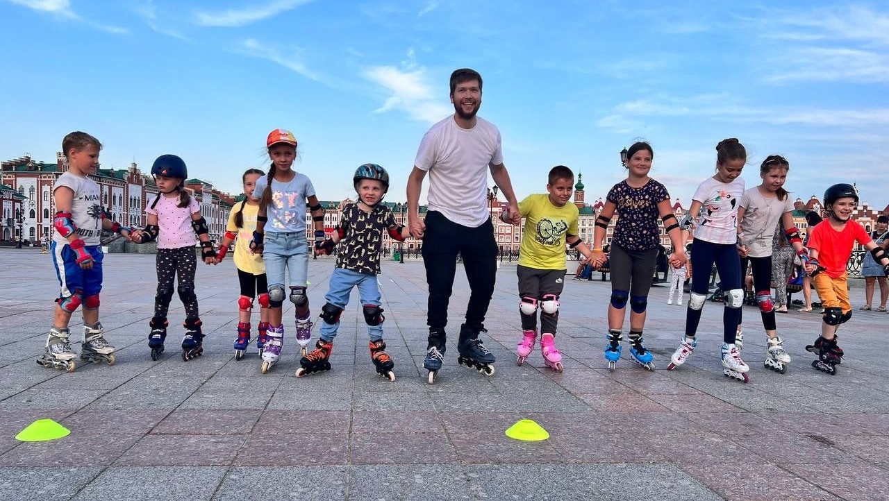 На Патриаршей площади дети могут  бесплатно покататься на роликах