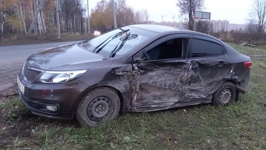 В Йошкар-Оле пьяный водитель устроил ДТП и скрылся с места аварии