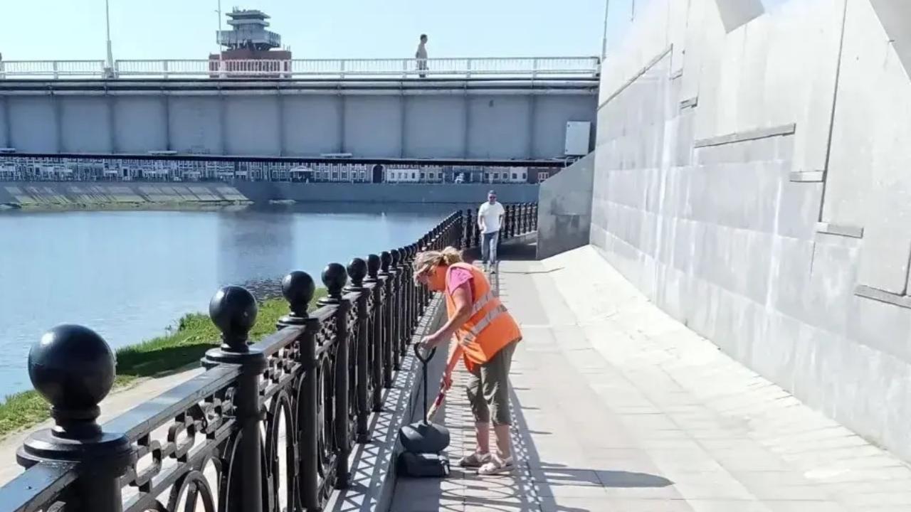 Утро на улицах Йошкар-Олы начинается с уборки