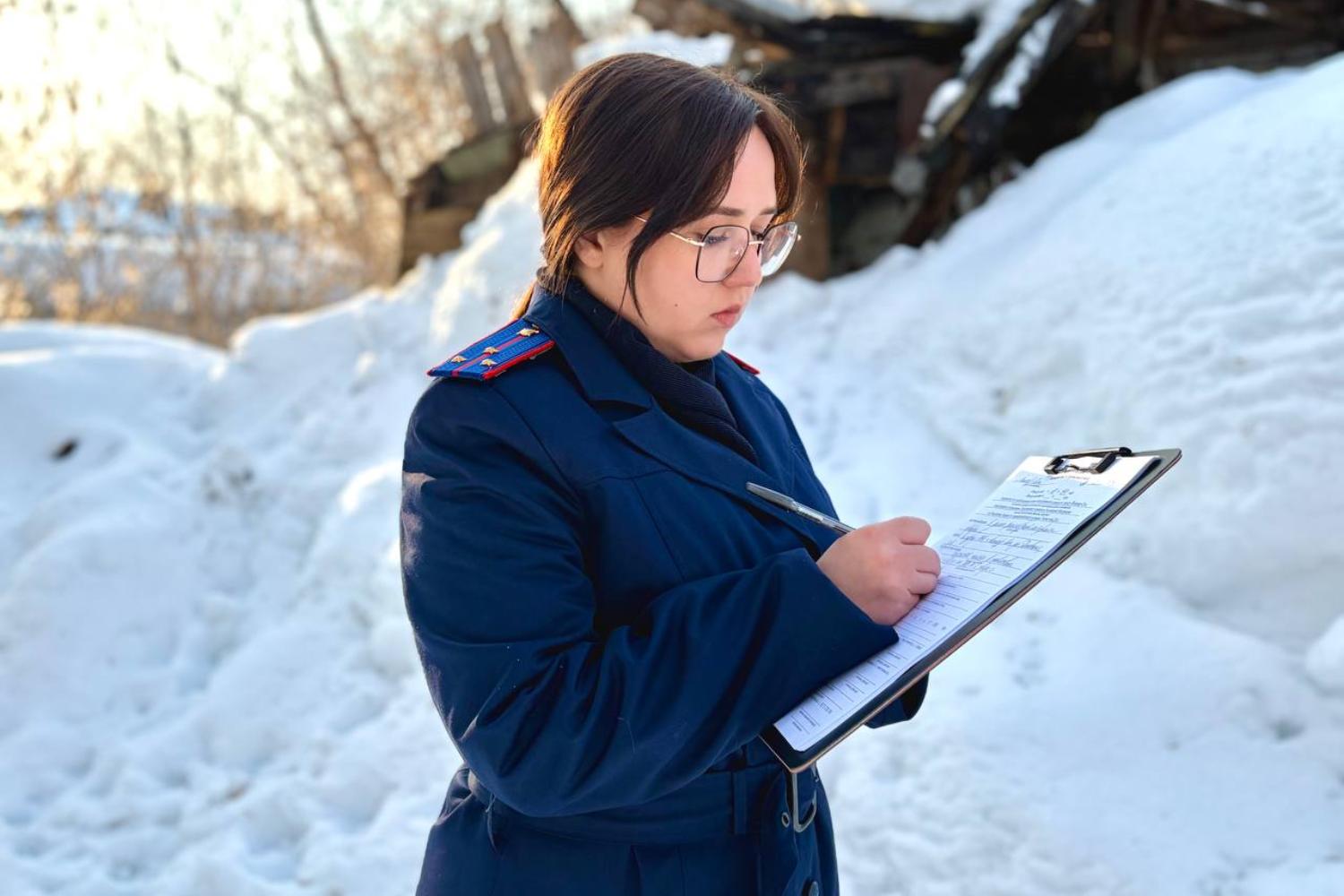 В  Марий Эл возбуждено уголовное дело по факту схода снега на людей