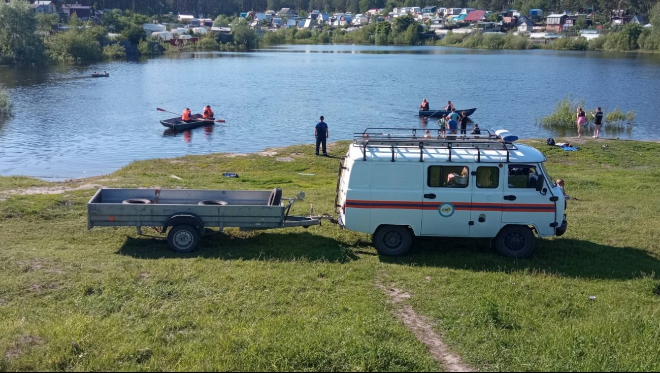 Спасатели сообщили подробности поисковых работ на озере Конопляное