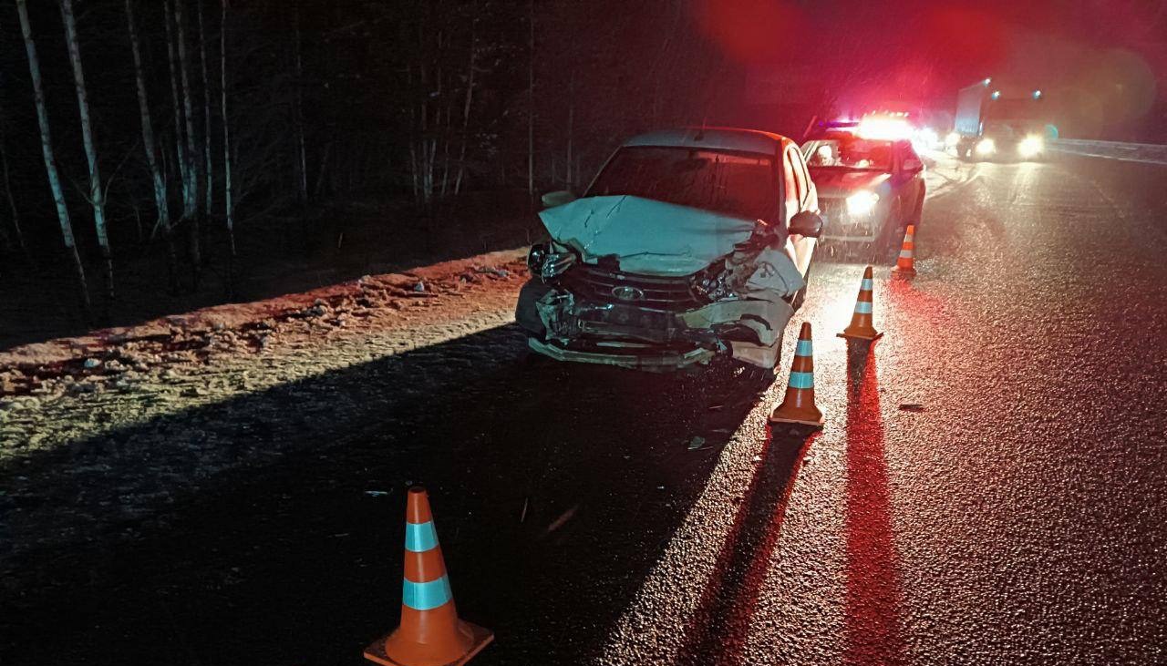 В Марий Эл на Казанском тракте водитель «КамАЗа» врезался в легковой автомобиль