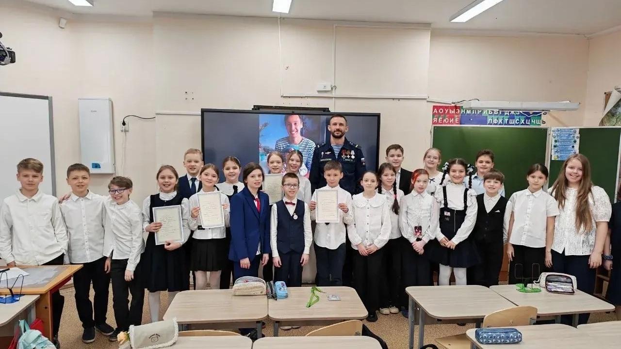 Кавалер ордена Мужества из Марий Эл провёл урок в московской школе