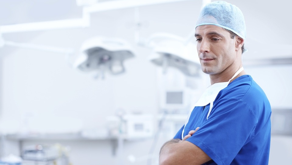 Врачей и медучреждения будут штрафовать за неправильное оказание помощи