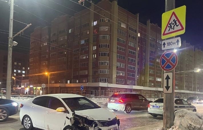 В Йошкар-Оле автоледи на Haval Dargo нарушила правила перестроения 