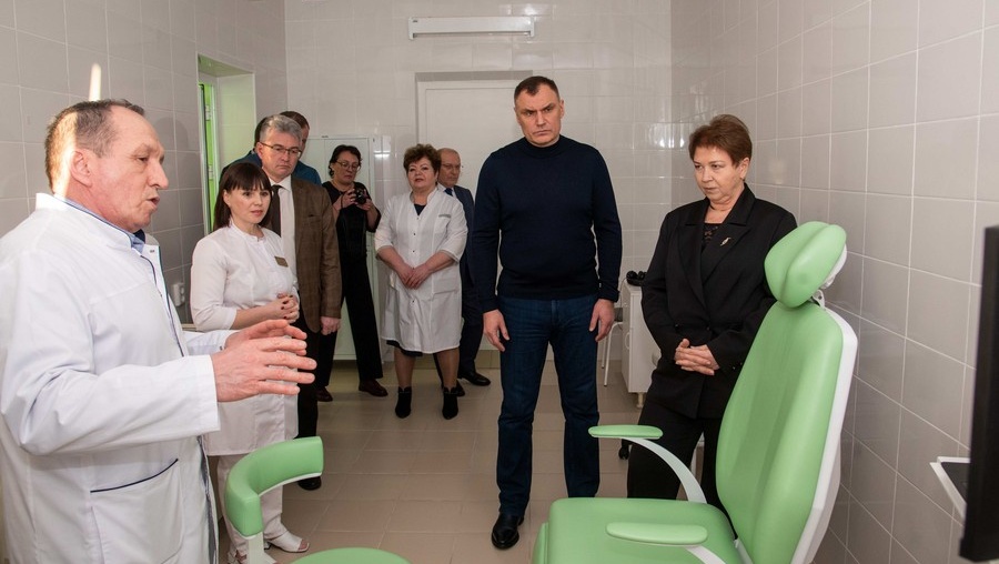 Глава Марий Эл оценил ремонт Звениговской поликлиники и Красногорского ЦДК