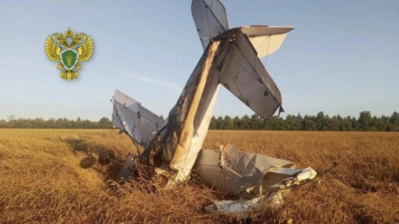 В Самарской области в поле упал самолет Ан-2