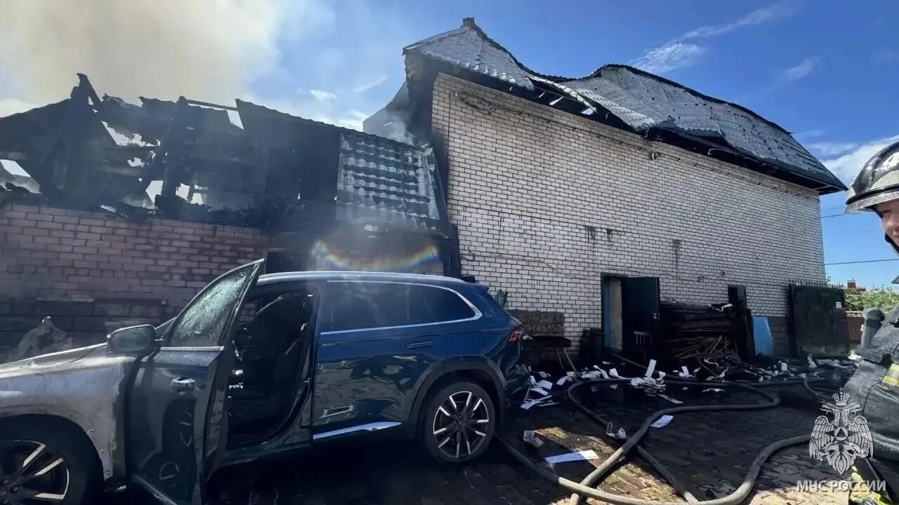 В Савино в частном подворье бушевал пожар