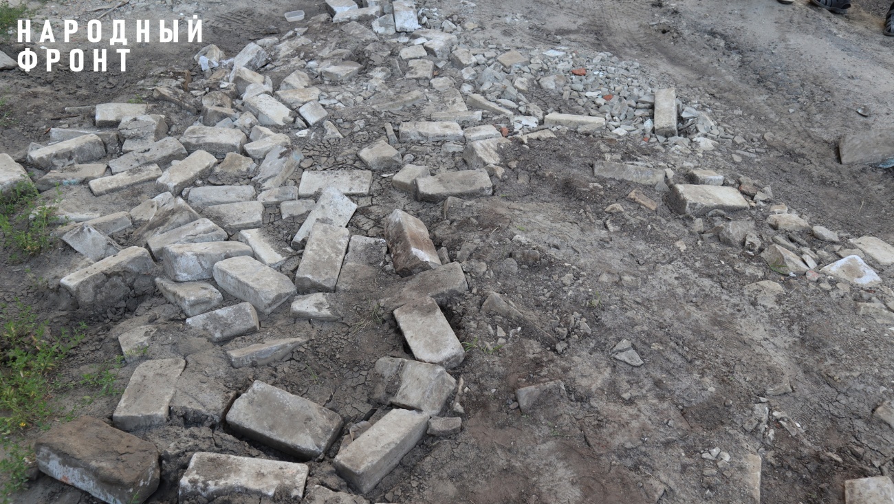 В Йошкар-Оле «забыли» про «убитый» большегрузами двор