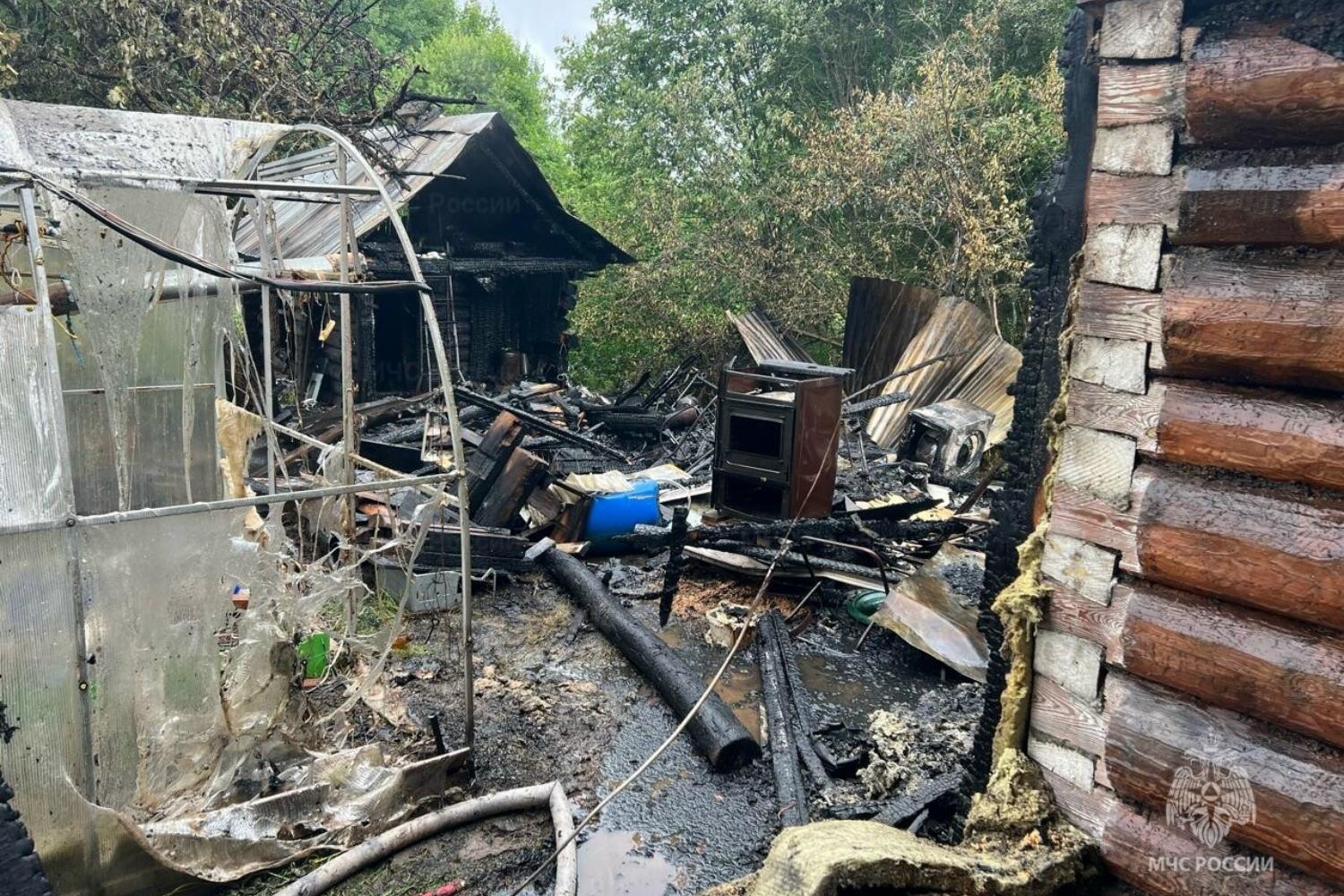 Сегодня рано утром в СНТ «Гигант» сгорели две бани