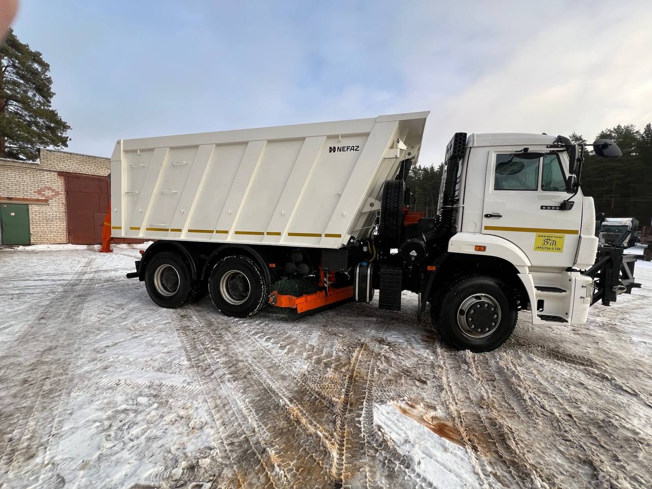 В Волжск поступила новая комбинированная дорожная машина за 10,8 млн рублей