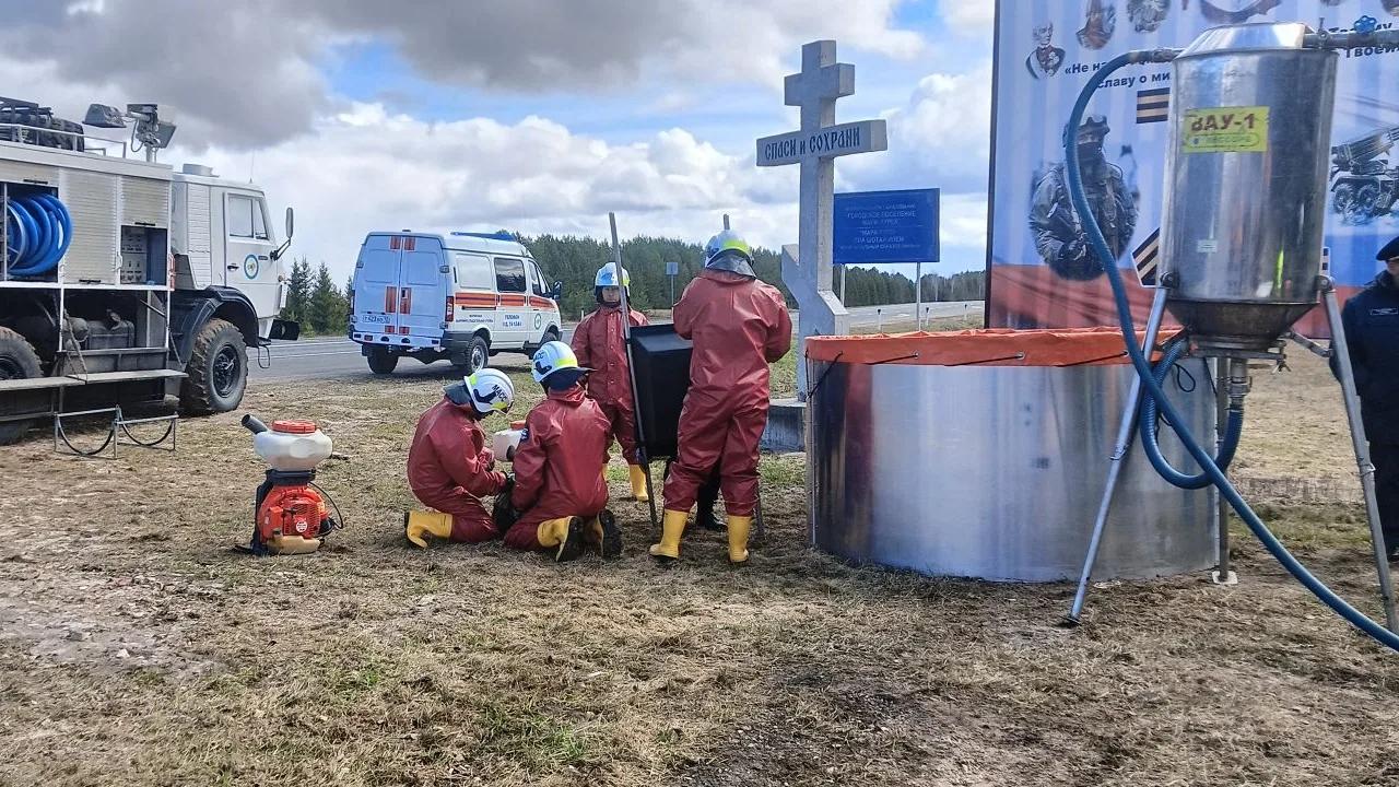 Марийские спасатели устраняли последствия «разлива нефти»