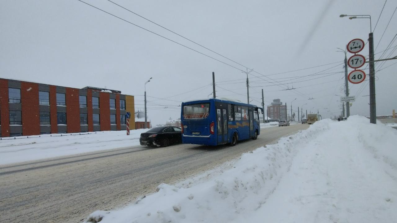 В Йошкар-Оле из-за аварии на Пролетарской поменялась схема движения общественного транспорта