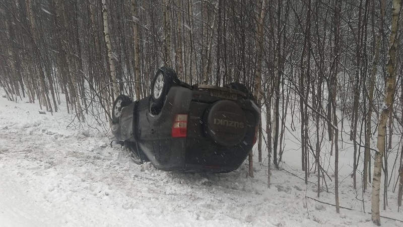 В Марий Эл автоледи на Suzuki перевернулась в кювет