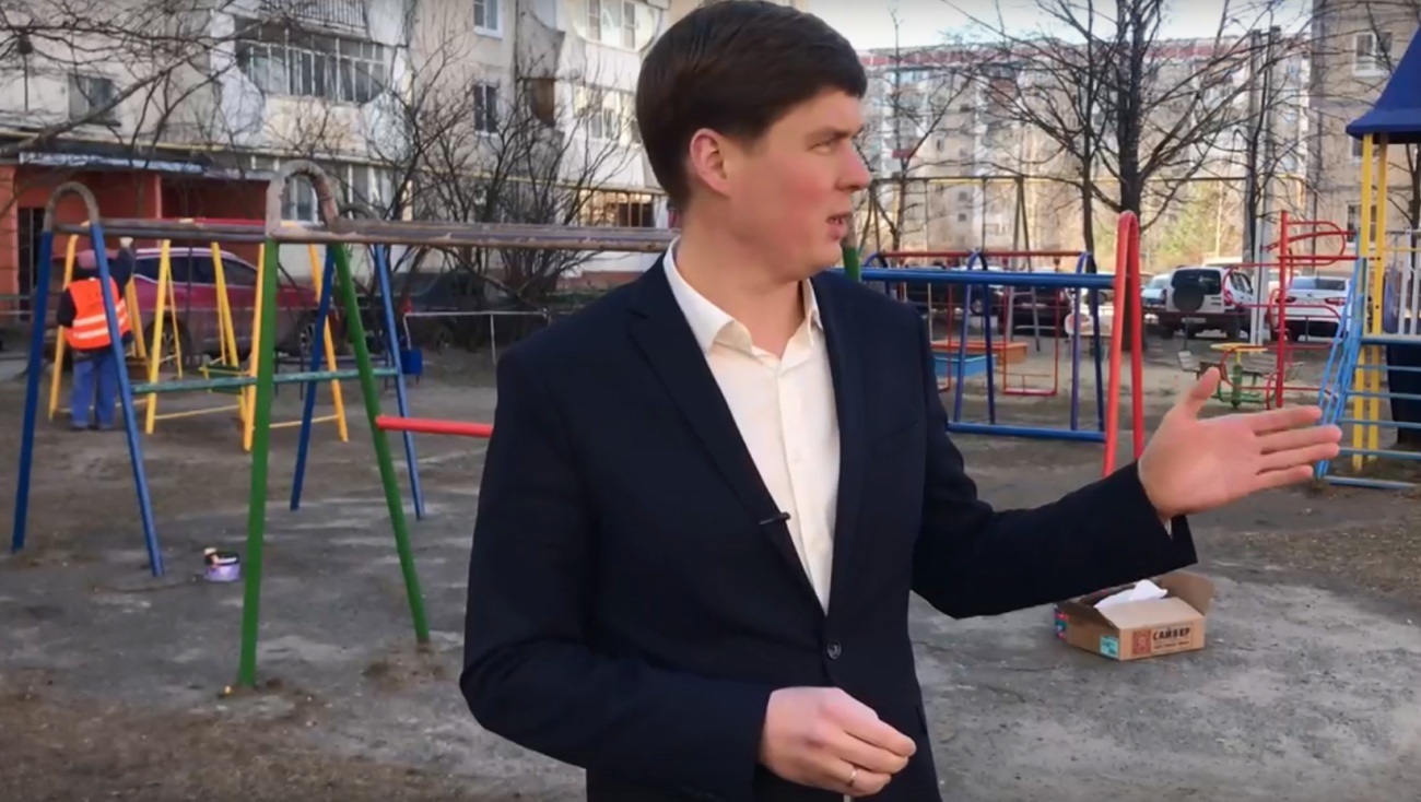 Во дворах Йошкар-Олы до 1 июня отремонтируют детские площадки