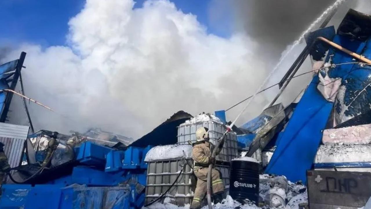 В ПФО тушат крупный пожар: огнём охвачено 600 квадратов