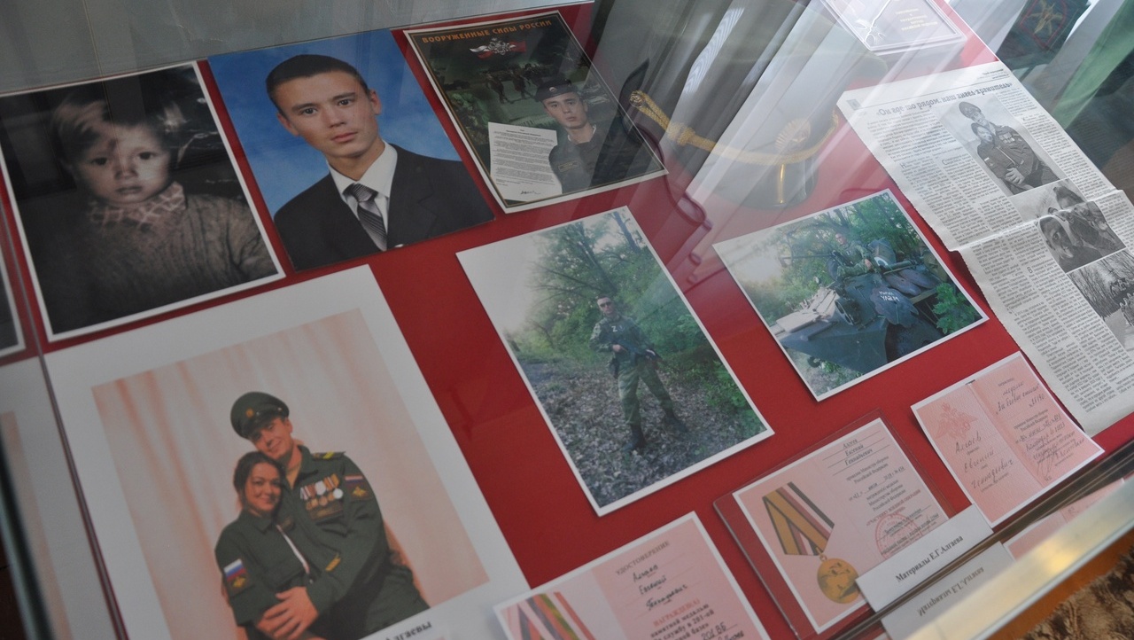 В Сернурском районе работает выставка «Остались навечно молодыми»