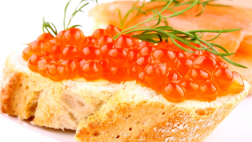 Цены на красную икру преодолели отметку 5 тысяч рублей за килограмм