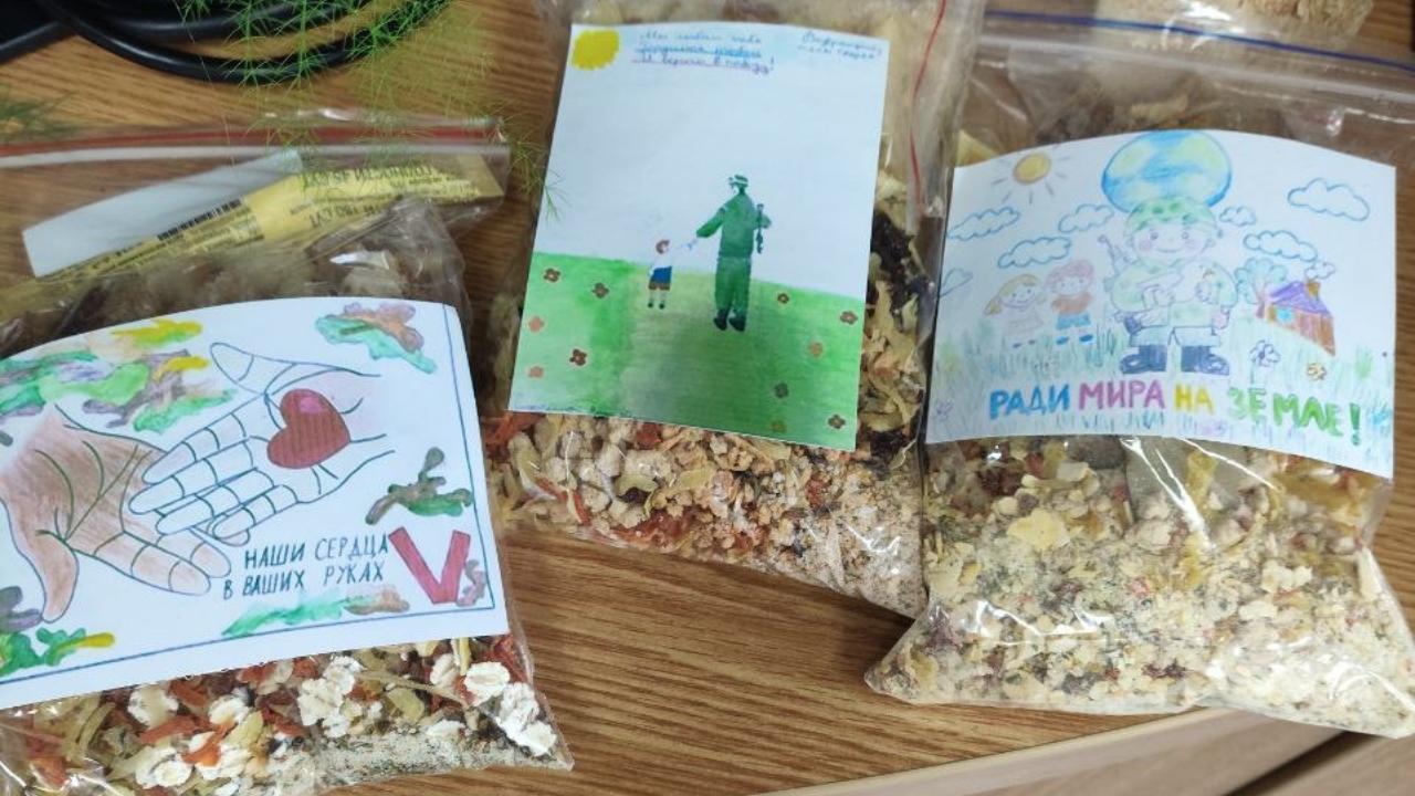 Советский район передал бойцам 436 порций сухих супов