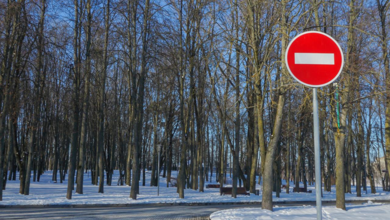 В посёлке Медведево из-за строительства бульвара перекрыли одну из улиц