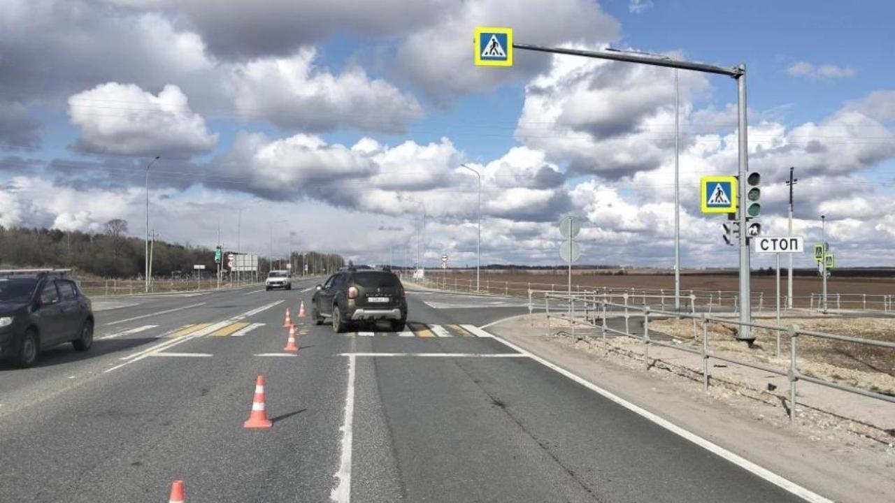 В Марий Эл на Сернурском тракте водитель иномарки сбил женщину с ребёнком  